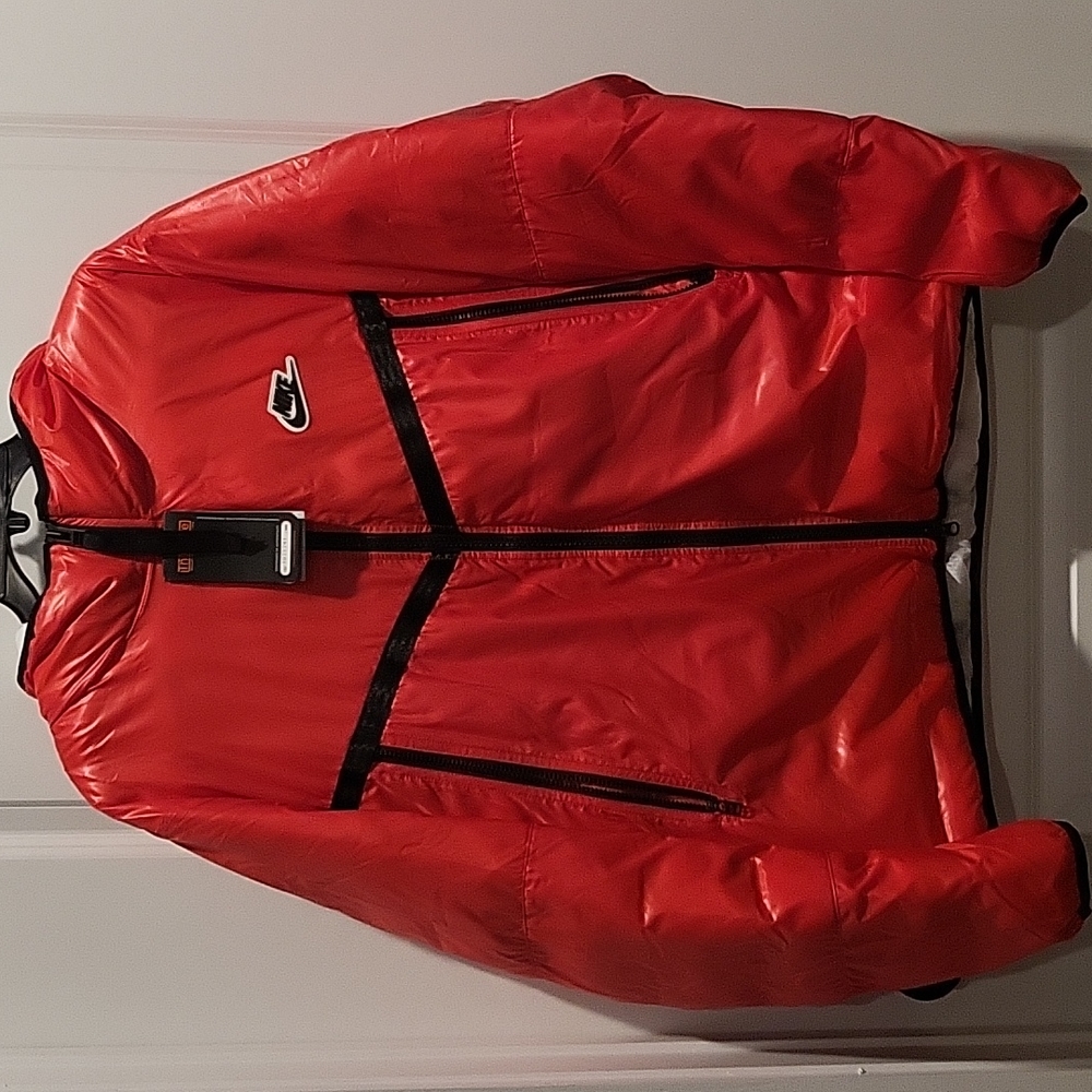 BRAND NEW MEN NIKE COAT